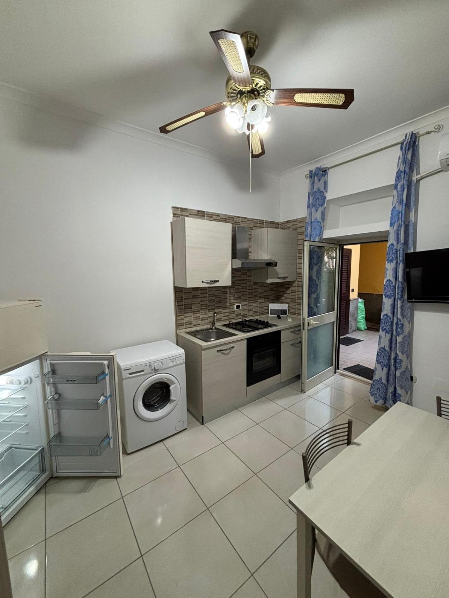 Home To Fly Naples Room photo